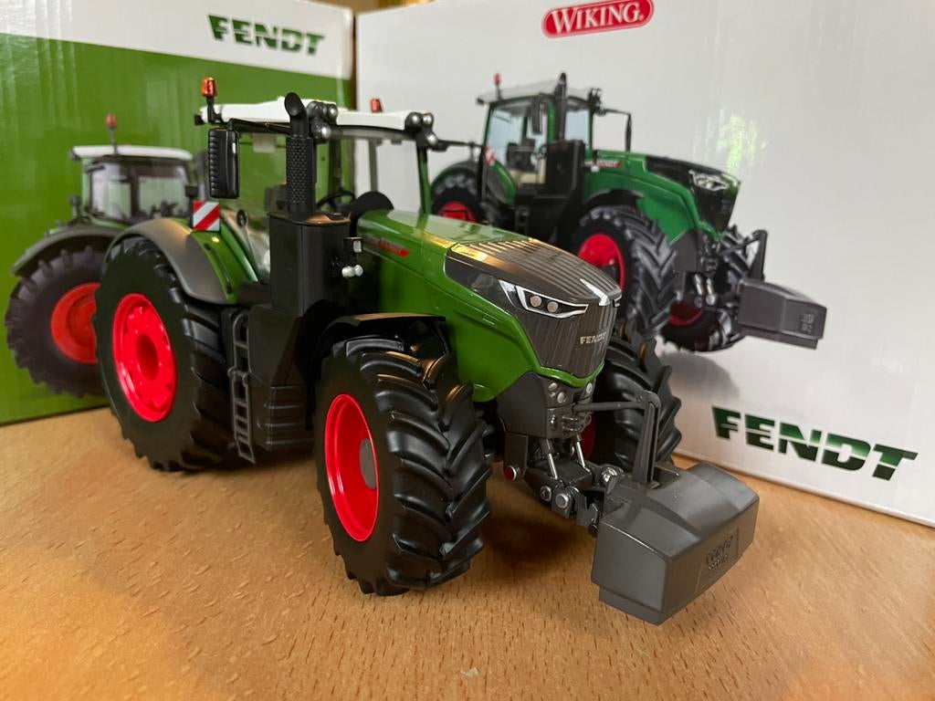 Wiking fendt 1050 verbouwd, Hobby en Vrije tijd, Modelauto's | 1:32, Ophalen, Zo goed als nieuw, Tractor of Landbouw, Overige merken