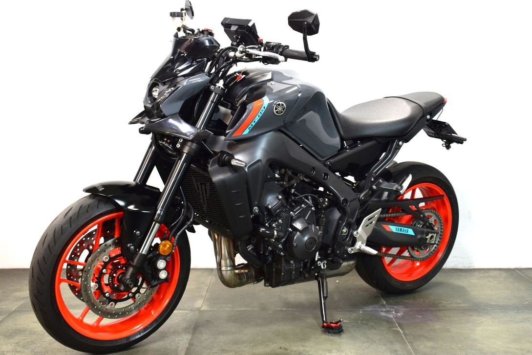 YAMAHA MT 09 (bj 2021), 890 cc, Motorrijbewijs A, Bedrijf, Meer dan 35 kW