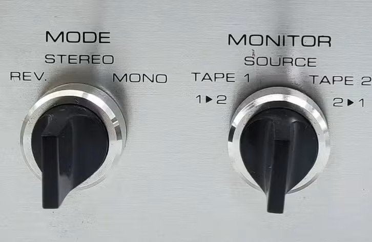 Gezocht: knoppen Rotel versterker, Ophalen of Verzenden, Zo goed als nieuw, 120 watt of meer, Overige merken