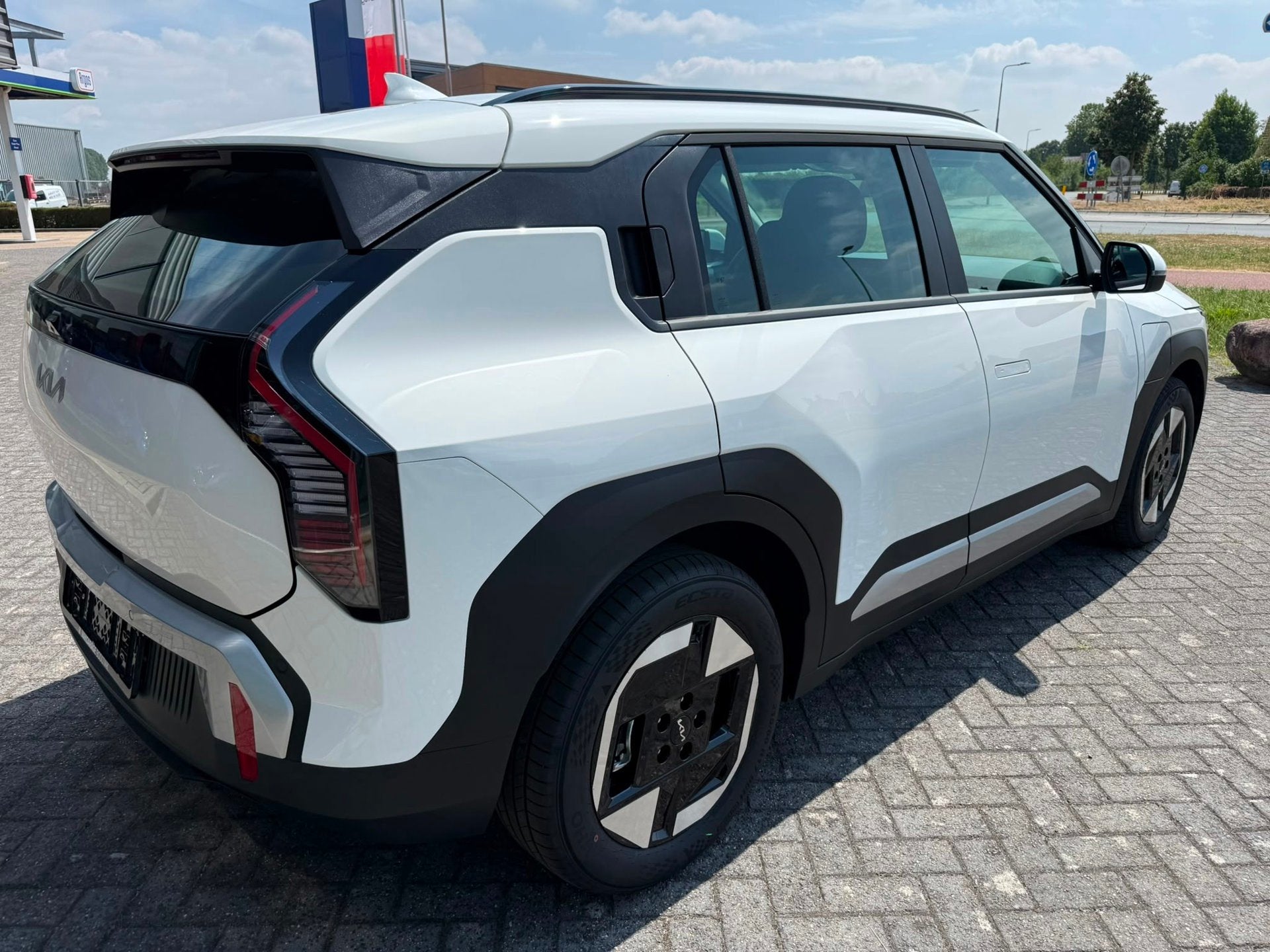 Kia EV3 Air 58.3 kWh, Auto's, Kia, Stof, 1700 kg, Wit, 204 pk