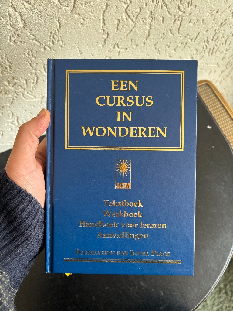 Een cursus in wonderen - Foundation Inner Peace - Hardcover, Ophalen of Verzenden, Gelezen, Spiritualiteit algemeen, Achtergrond en Informatie