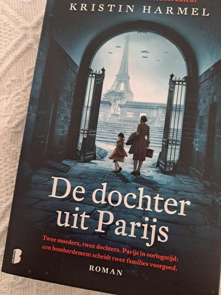 Kristin Harmel - De dochter uit Parijs, Boeken, Ophalen of Verzenden, Zo goed als nieuw, Kristin Harmel