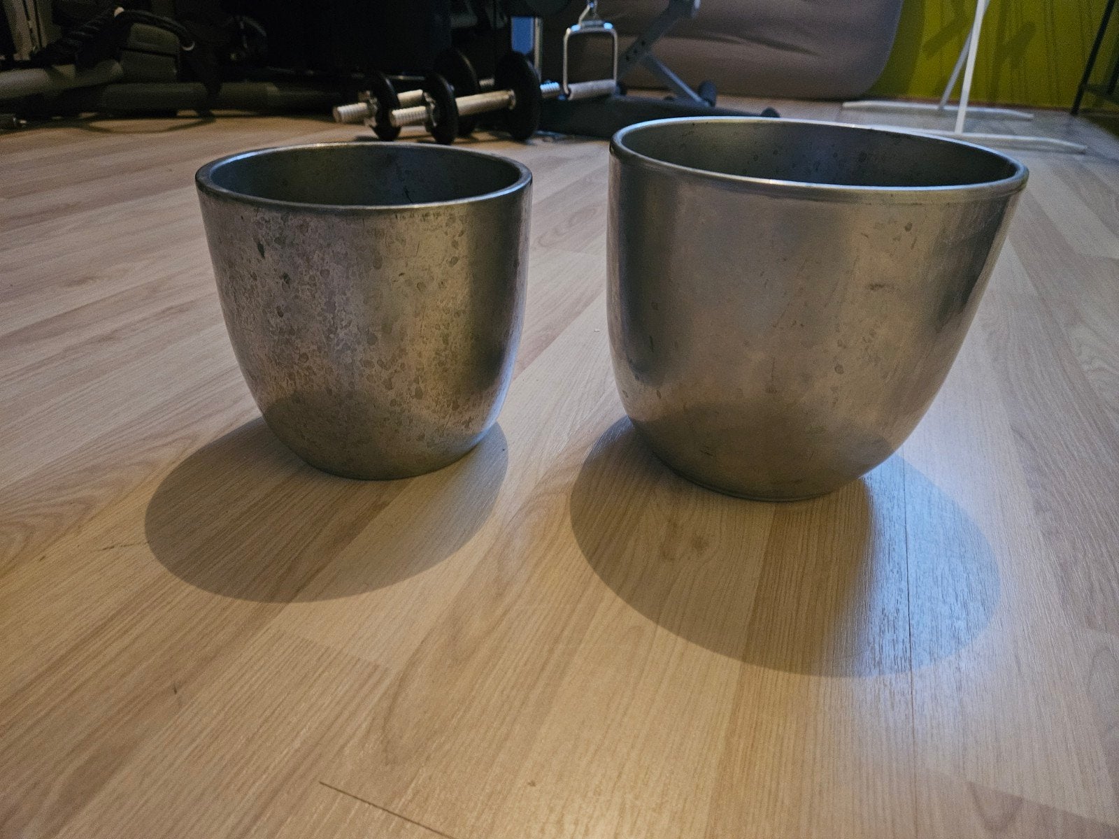 2 zilveren bloempotten, Tuin en Terras, Ophalen, Gebruikt, Rond, Binnen