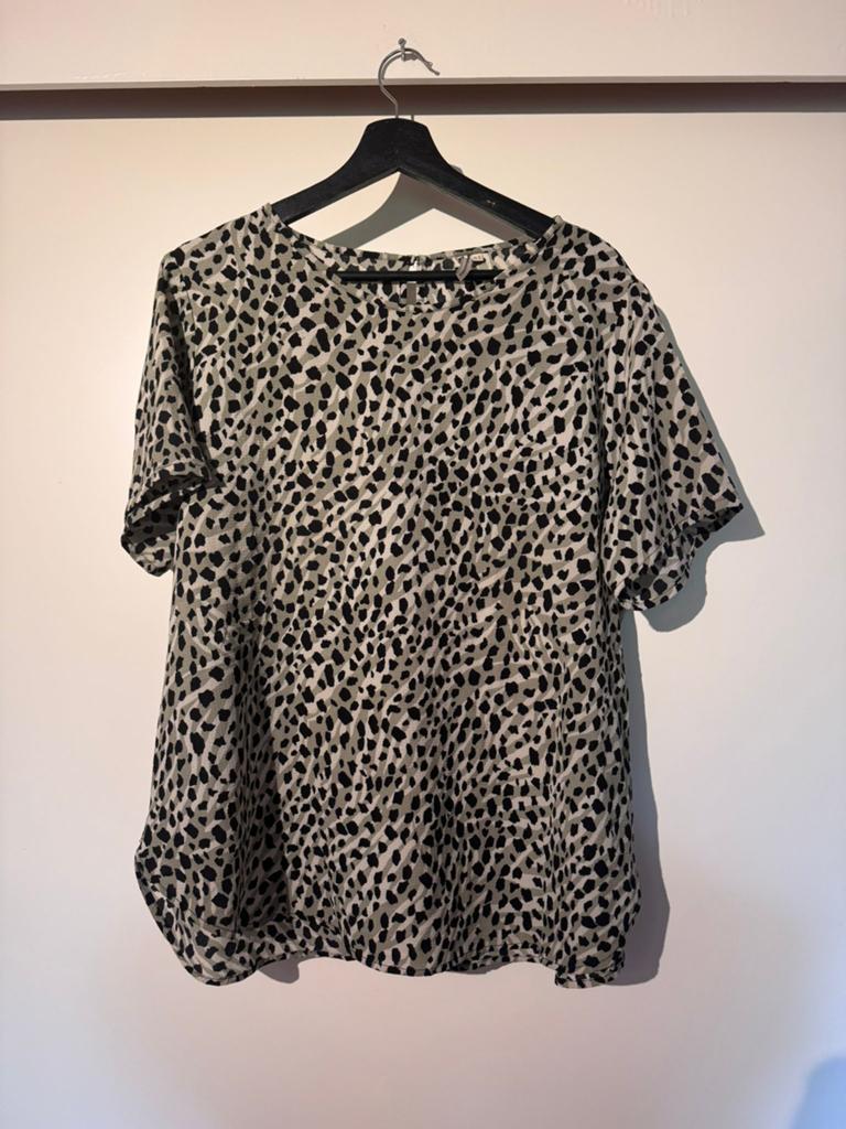 Zwart/witte only carmakoma blouse maat 46, Ophalen of Verzenden, Zo goed als nieuw, Zwart, Blouse of Tuniek