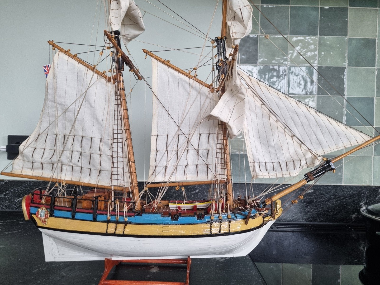 H.M.S. Halifax, Ophalen, Zo goed als nieuw, 1:32 tot 1:50, Overige merken