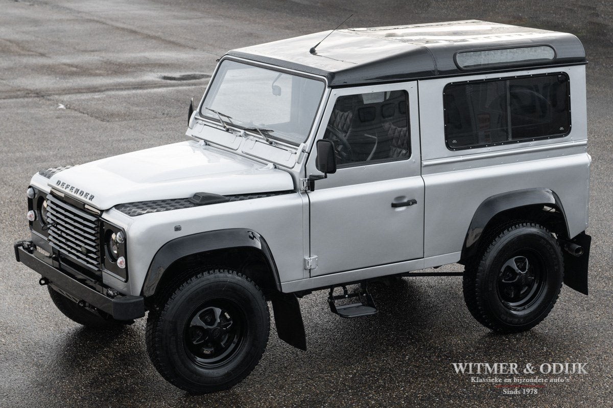 Land Rover Defender 90 benzine Blijvend bijtellingsvriendeli, Auto's, Land Rover, Gebruikt, Zwart, Handgeschakeld, Zilver of Grijs