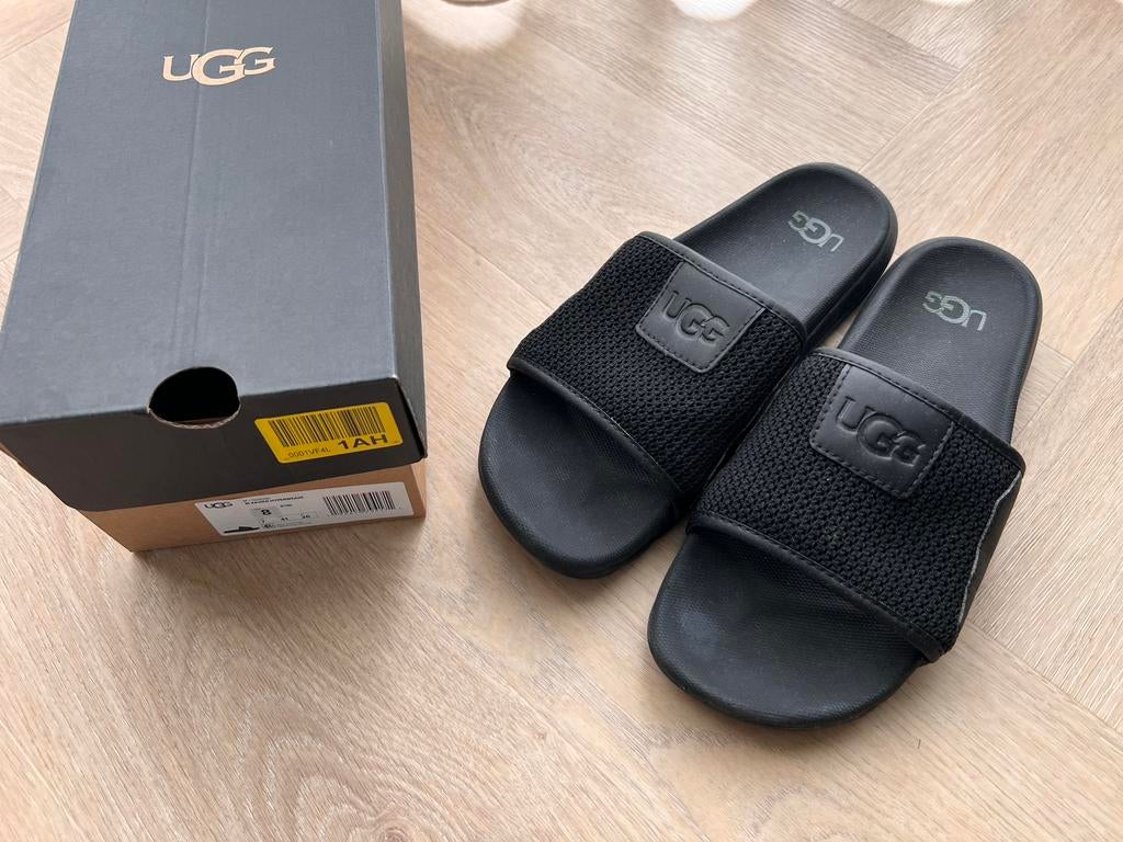 TWV€100 UGG Xavier Hyperweave Badslippers Maat 41, Kleding | Heren, Schoenen, Slippers, Zwart, Ophalen of Verzenden, Zo goed als nieuw