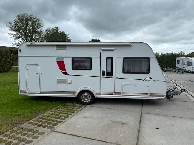 Bürstner Premio 495 TK – ruime gezinscaravan, vakantieklaar, Treinzit, Particulier, Dwarsbed, Bürstner