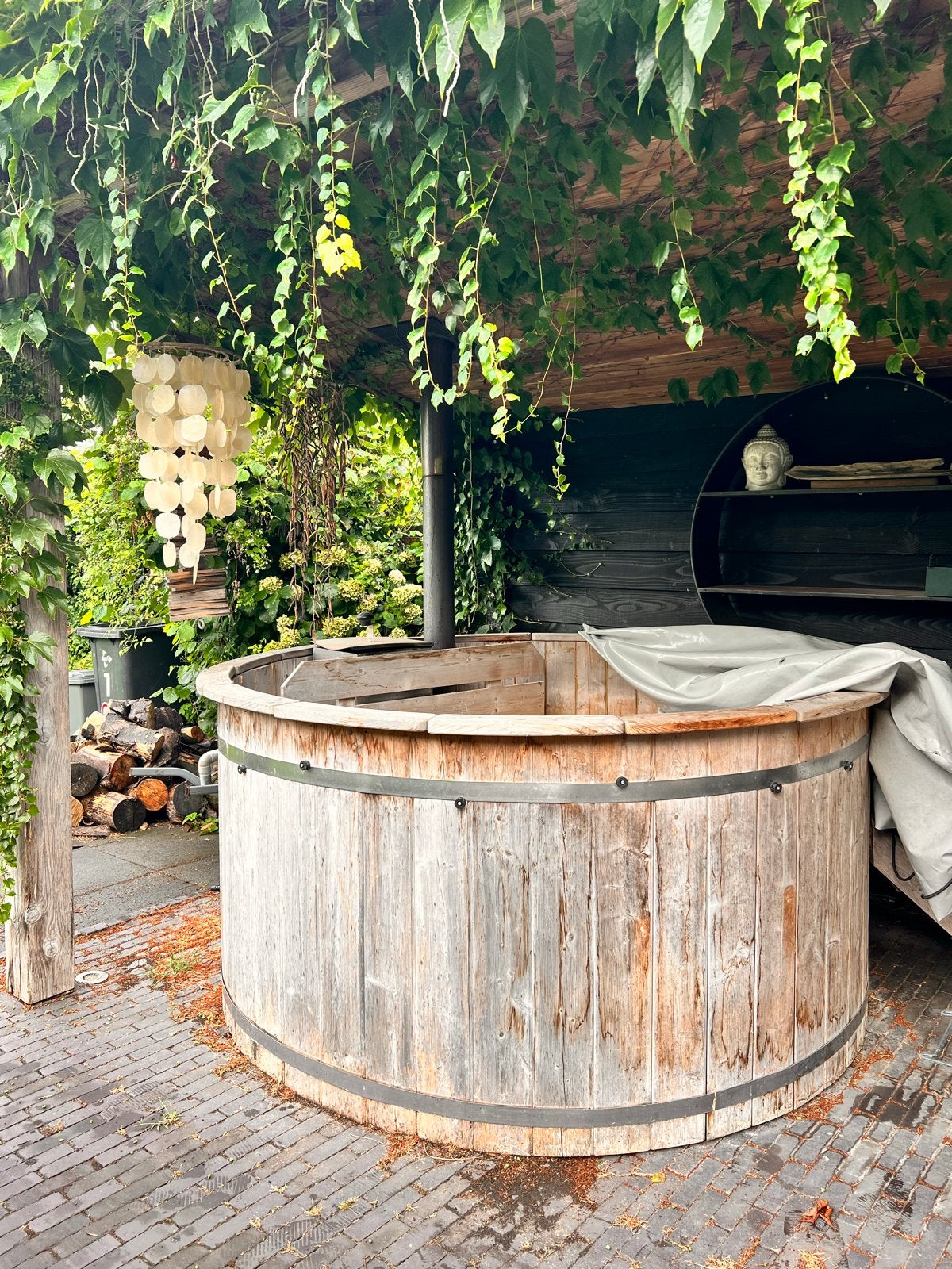 Hottub Vurenhout Ø 200 cm met interne RVS houtkachel, Ophalen, Gebruikt, Afdekzeil, Vast
