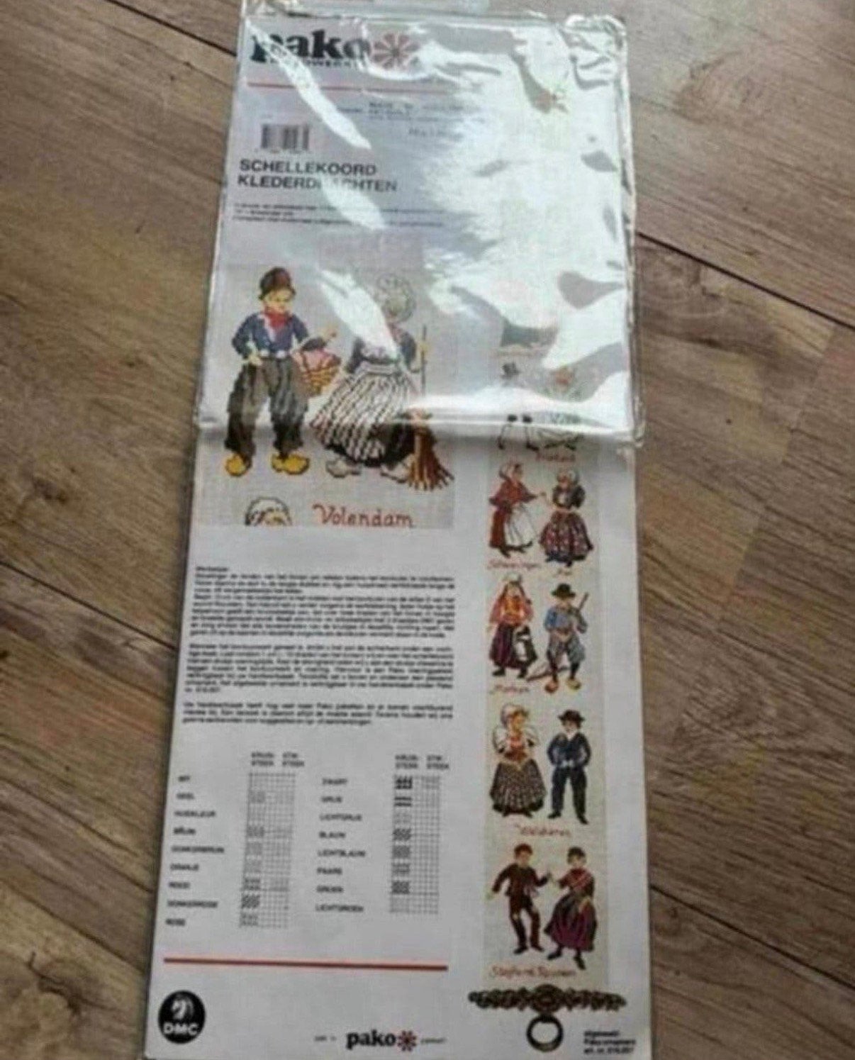Pako Borduurpakket schellekoord klederdrachten Nieuw, Hobby en Vrije tijd, Borduren en Borduurmachines, Ophalen of Verzenden, Nieuw