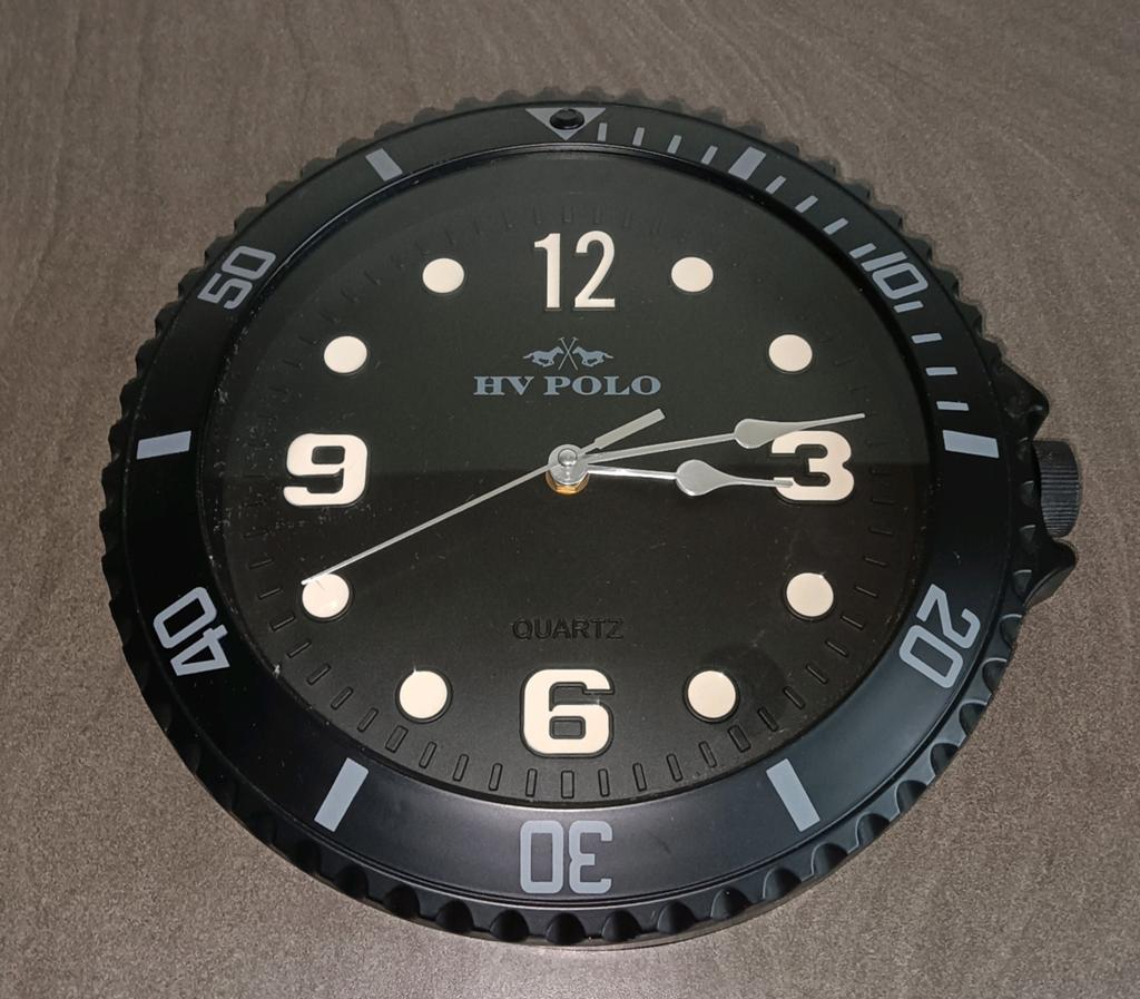 HV Polo Quartz Wandklok - Stijlvol en Functioneel, Ophalen of Verzenden, Zo goed als nieuw, Analoog, Wandklok