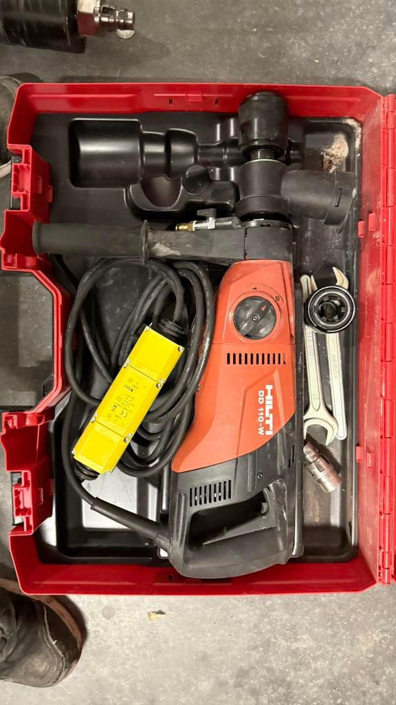 Hilti DD-110-W Diamantboormachine, Ophalen of Verzenden, Zo goed als nieuw, Boormachine