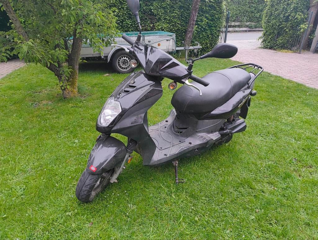 Scooter met startproblemen - Nieuwe onderdelen!, Ophalen