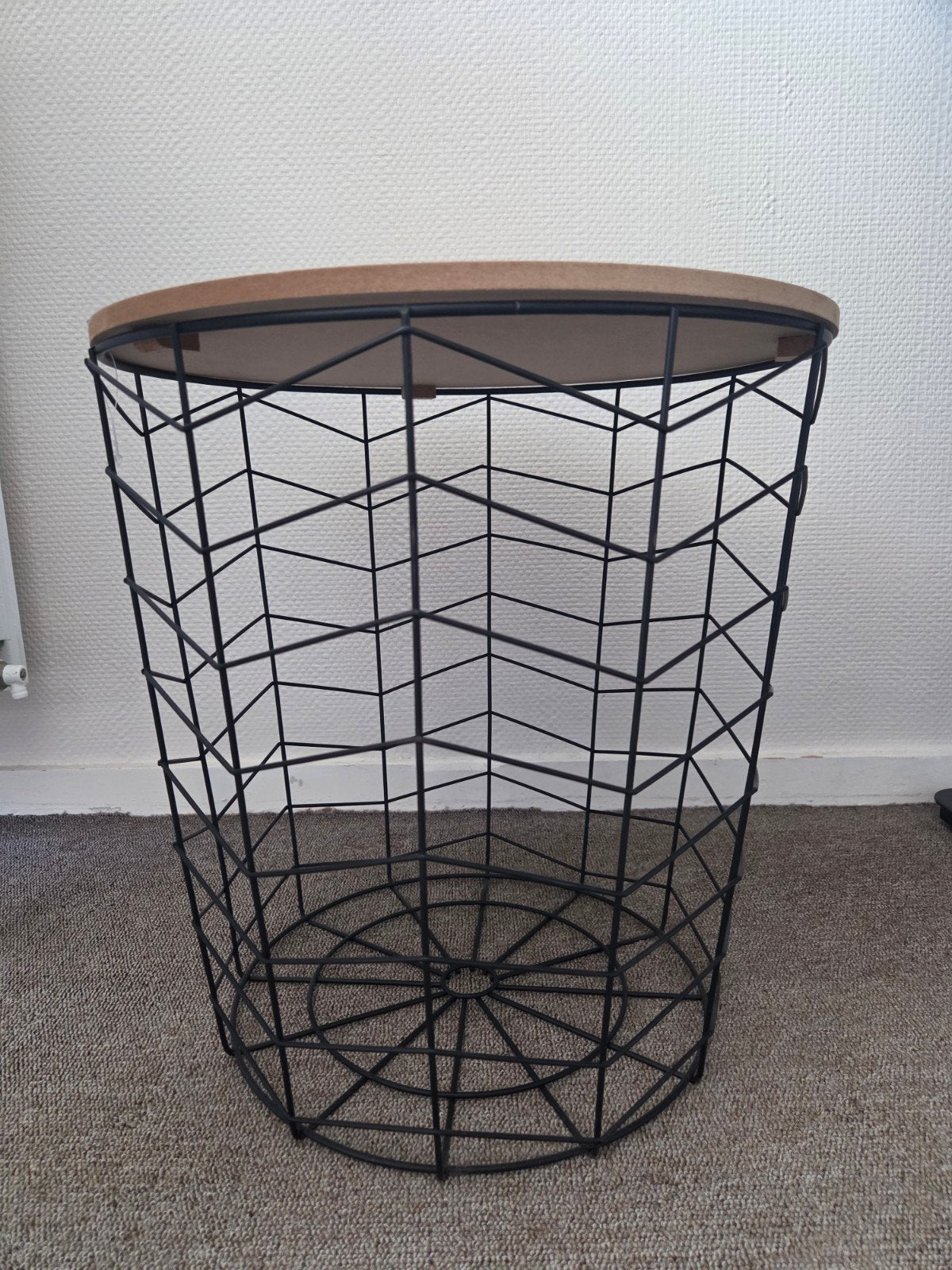 Stijlvolle bijzettafel / kruk met opbergruimte, Minder dan 55 cm, Rond, Industrieel, Modern, Zo goed als nieuw