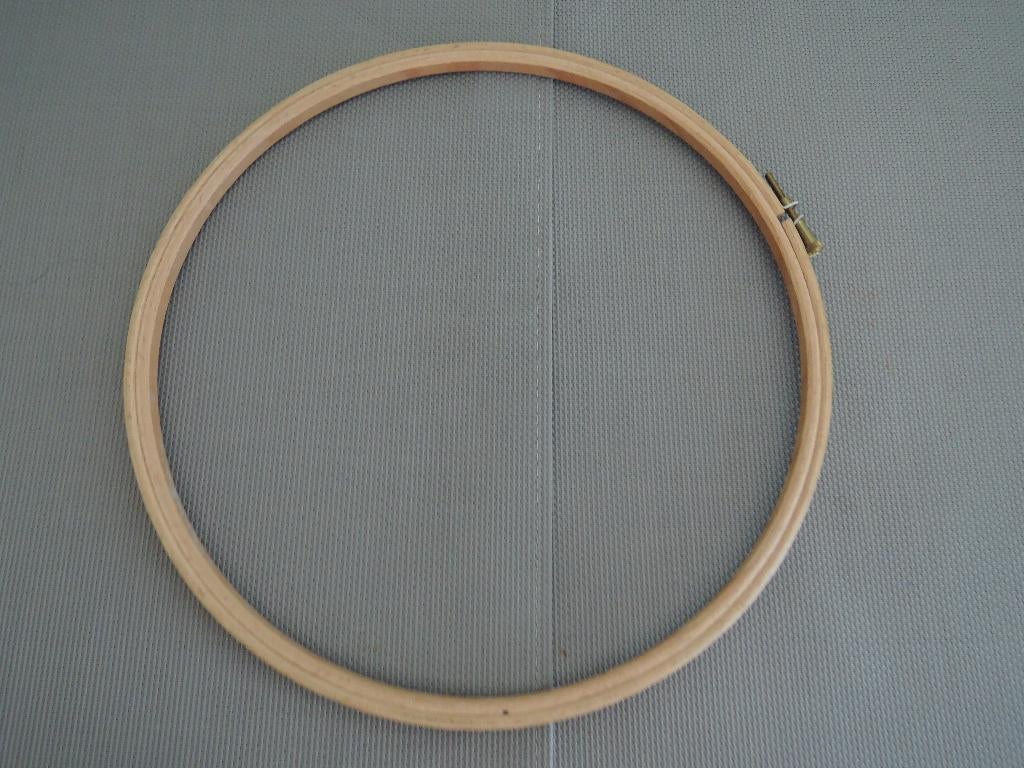 Grote houten borduurring, Hobby en Vrije tijd, Ophalen of Verzenden, Zo goed als nieuw, Handborduren, Onderdeel of Toebehoren