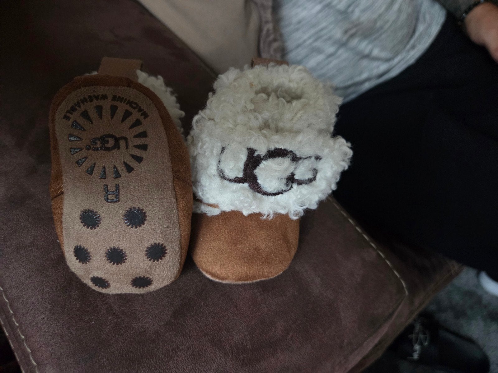 Ugg slofjes maat 16, Gebruikt, Jongetje of Meisje, Ophalen of Verzenden, Slofjes