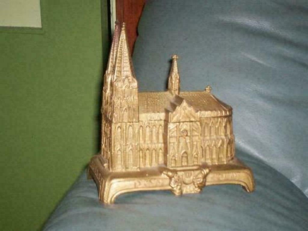 1 sieraden / muziekdoos kerk de dom ongeveer 18,5  / 17 cm, Antiek en Kunst, Ophalen