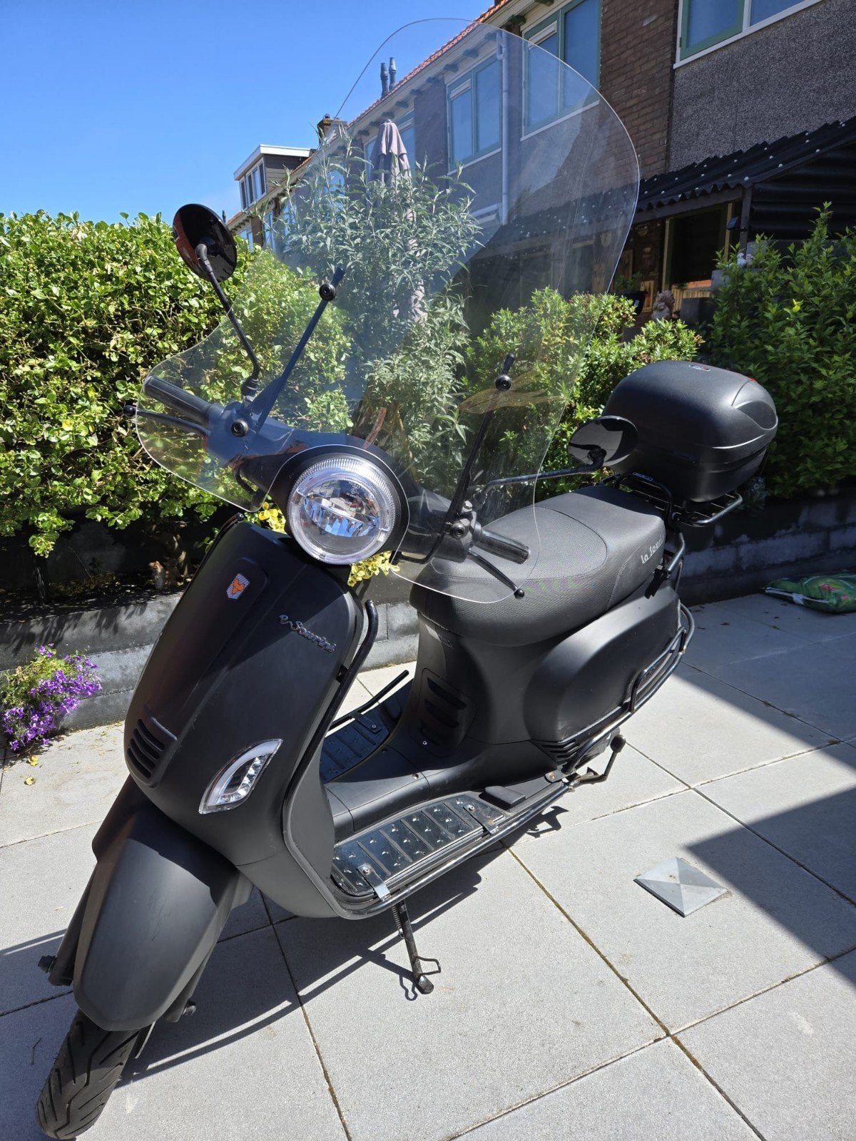 Elektrische bromscooter (weinig km), Fietsen en Brommers, Overige merken, Elektrisch, Ophalen of Verzenden, Zo goed als nieuw