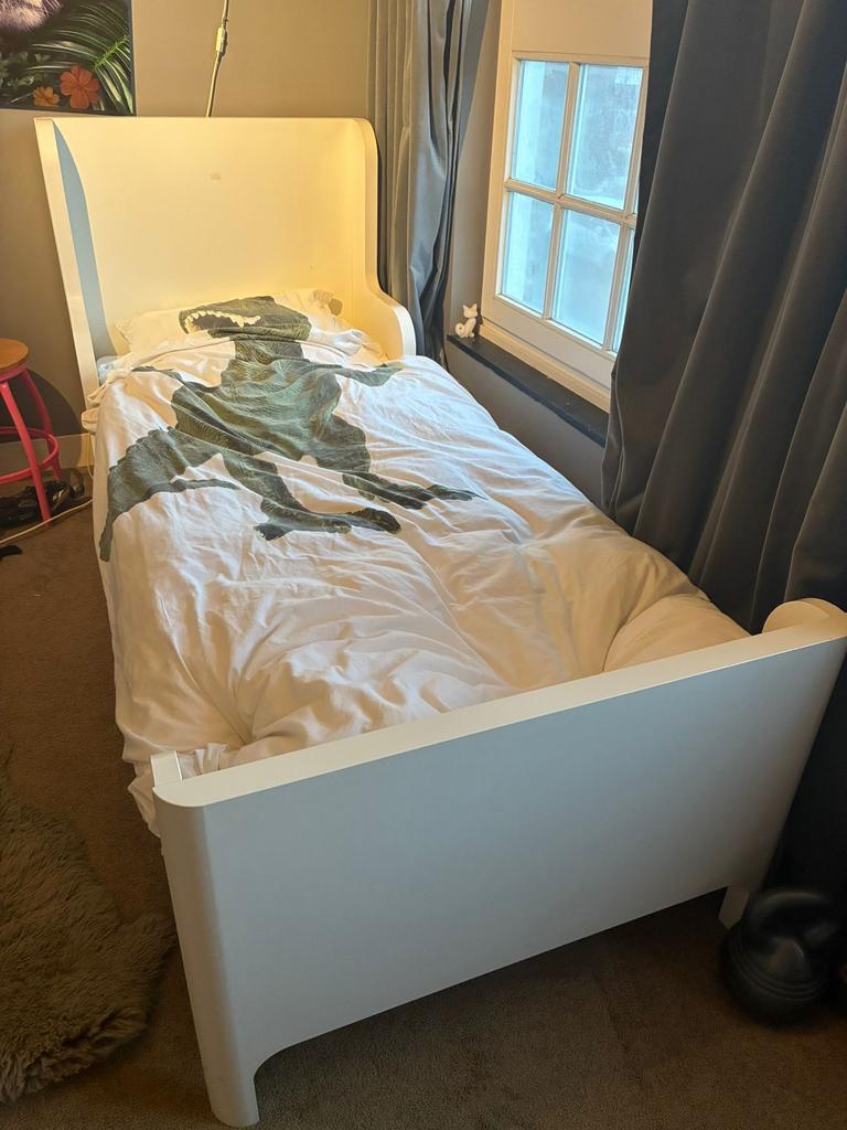 Gaaf IKEA meegroeit sundvik zgan wit, Huis en Inrichting, Slaapkamer | Complete slaapkamers, Zo goed als nieuw, Eenpersoons, Ophalen of Verzenden