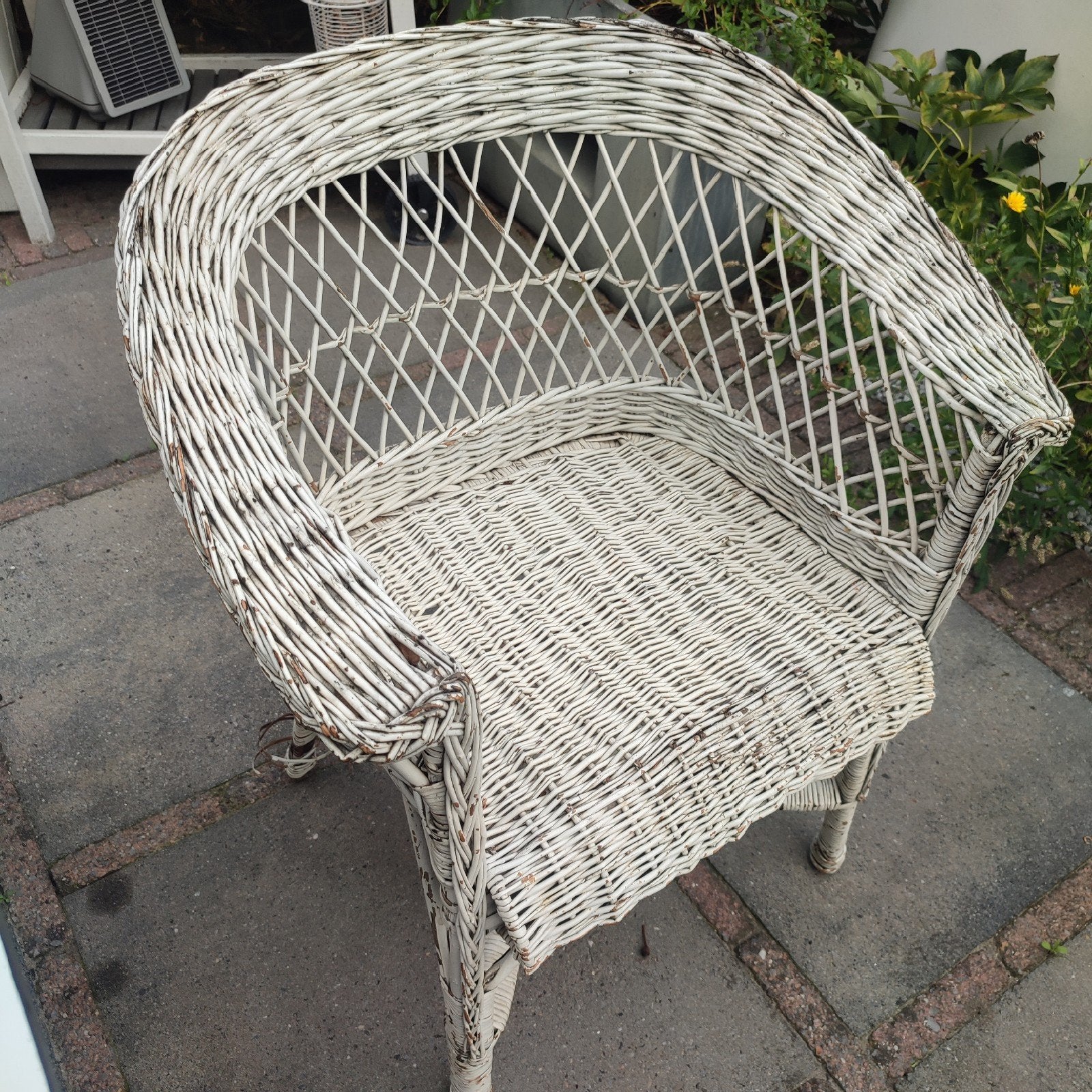 Gratis vintage witte rieten stoel, Ophalen
