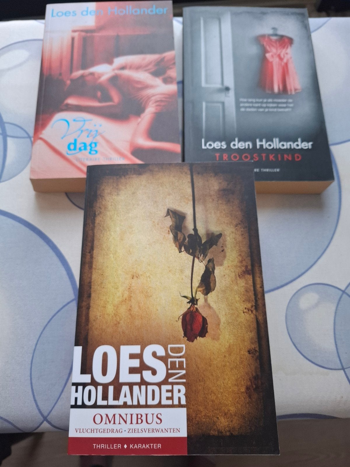 Loes den Hollander Boekenpakket: 3 Thrillers, Ophalen of Verzenden, Gelezen, Loes den Hollander