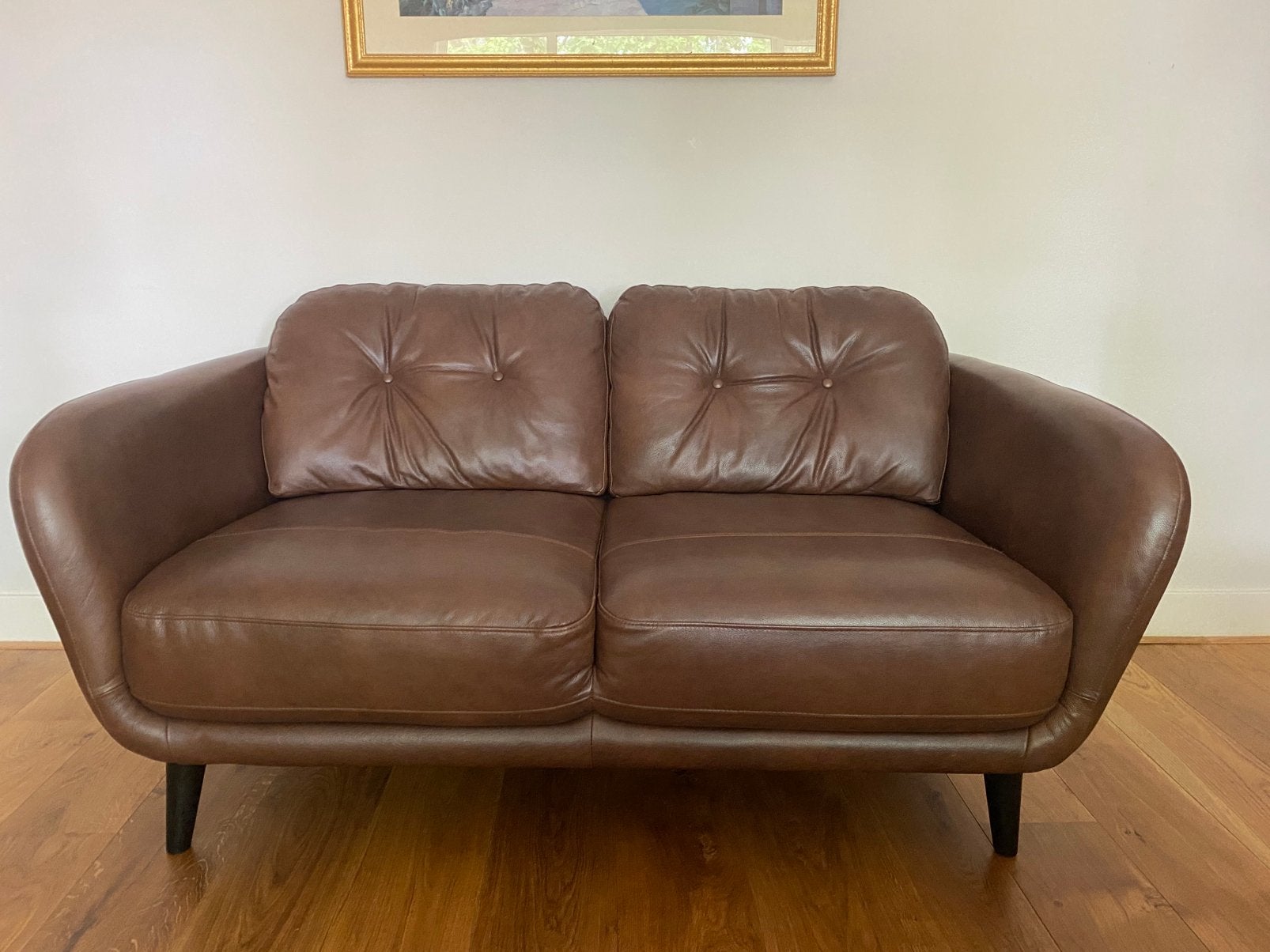 Milan chesnut leather 2 seater sofa, Ophalen, Zo goed als nieuw