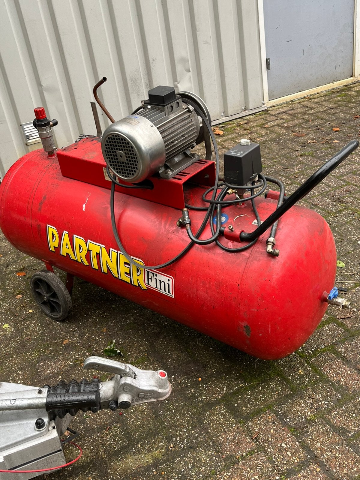 Compressor zonder pomp. Motor en tank nog goed., 100 liter of meer, Ophalen, Gebruikt