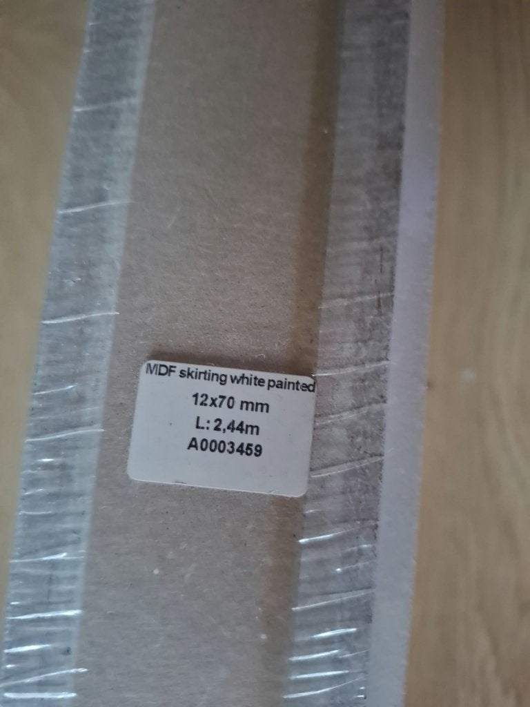 Nieuwe MDF plinten (wit gegrond) 12x70 mm - 2,44m, Ophalen, Nieuw, Mdf, 200 tot 250 cm