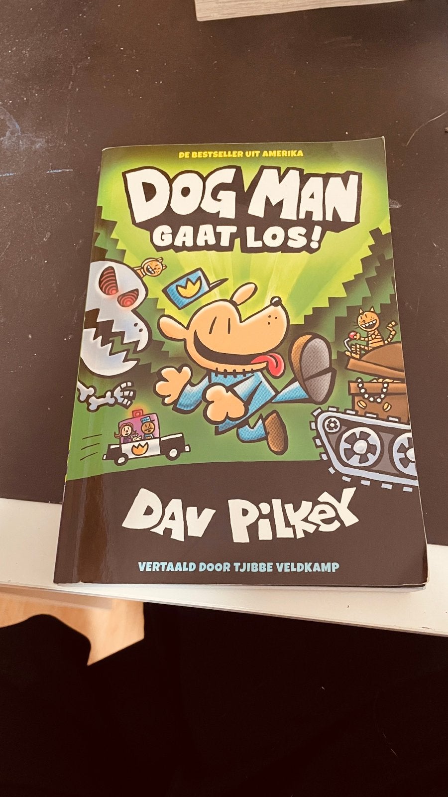 Dog man gaat los, Ophalen, Zo goed als nieuw, Cartoons