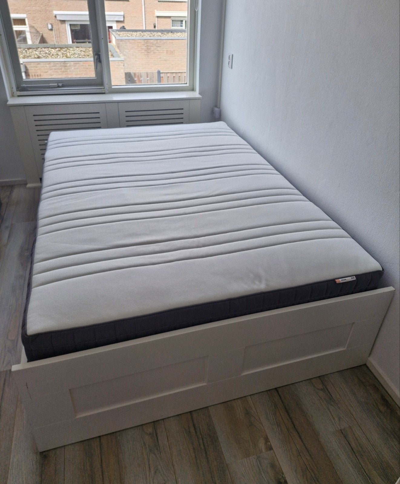 Tweepersoonsbed 140x200 met IKEA Hovag matras, Ophalen, Gebruikt, Wit, Tweepersoons