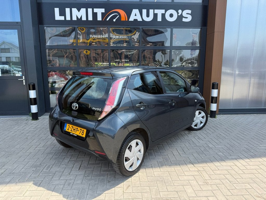 Toyota Aygo 1.0 VVT-i x-play Airco/Camera/El.ramen/Nap/Apk, Auto's, Toyota, Voorwielaandrijving, Euro 5, Stof, Gebruikt