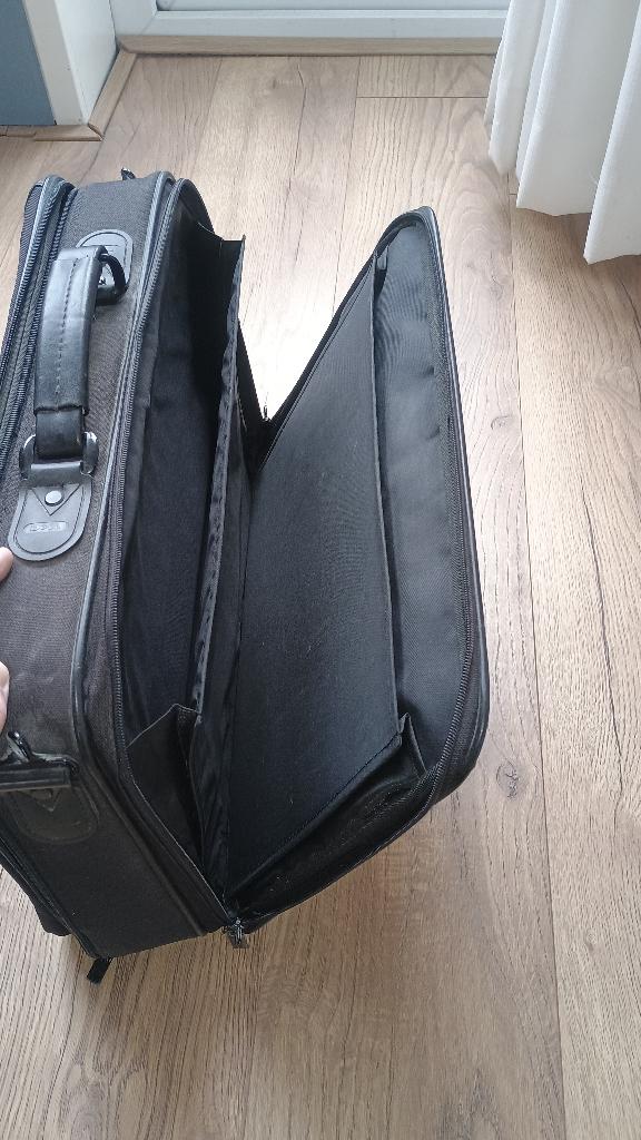 laptoptas, Computers en Software, Ophalen, 17 inch of meer, Gebruikt, Aktetas