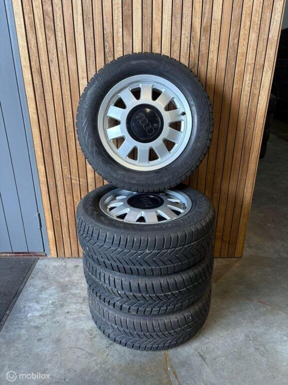 Set lichtmetalen velgen Audi A4 B5 met Winterbanden 4/5mm, Gebruikt, Band(en), Winterbanden, Ophalen of Verzenden