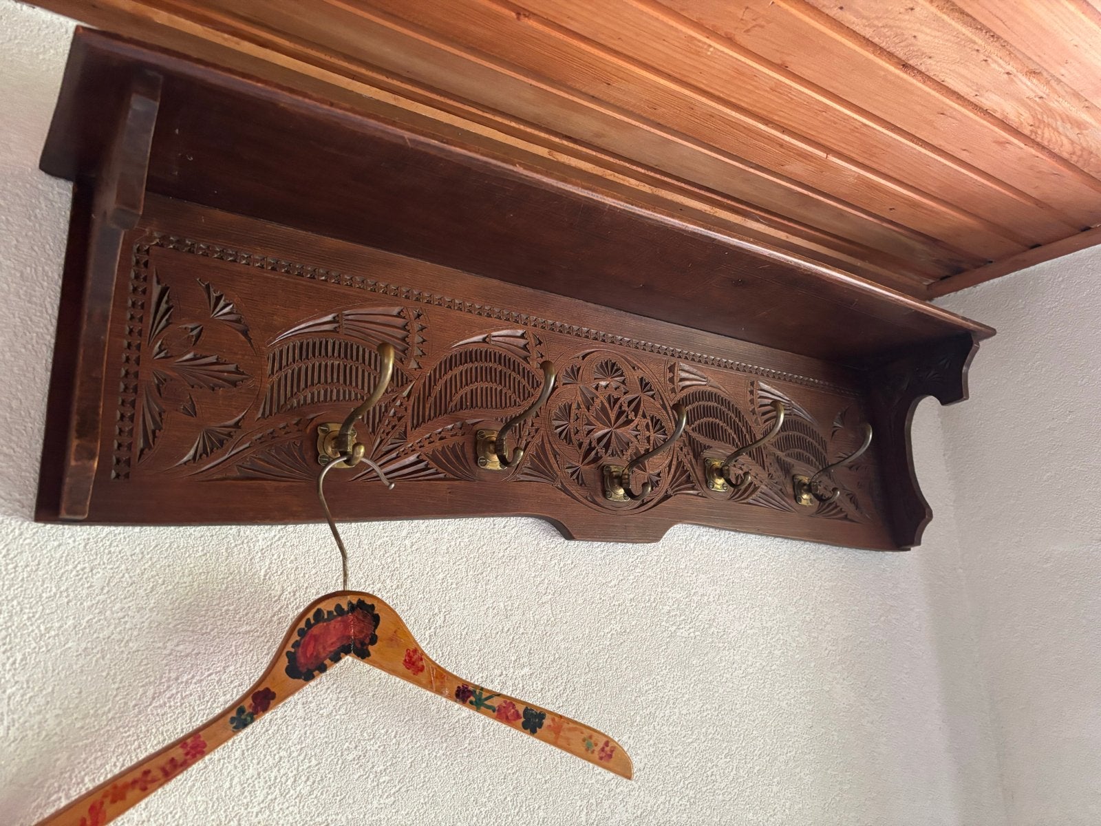 Ouderwetse houten kapstok met houtsnijwerk, Huis en Inrichting, Woonaccessoires | Kapstokken, Gebruikt, Minder dan 100 cm, Hout
