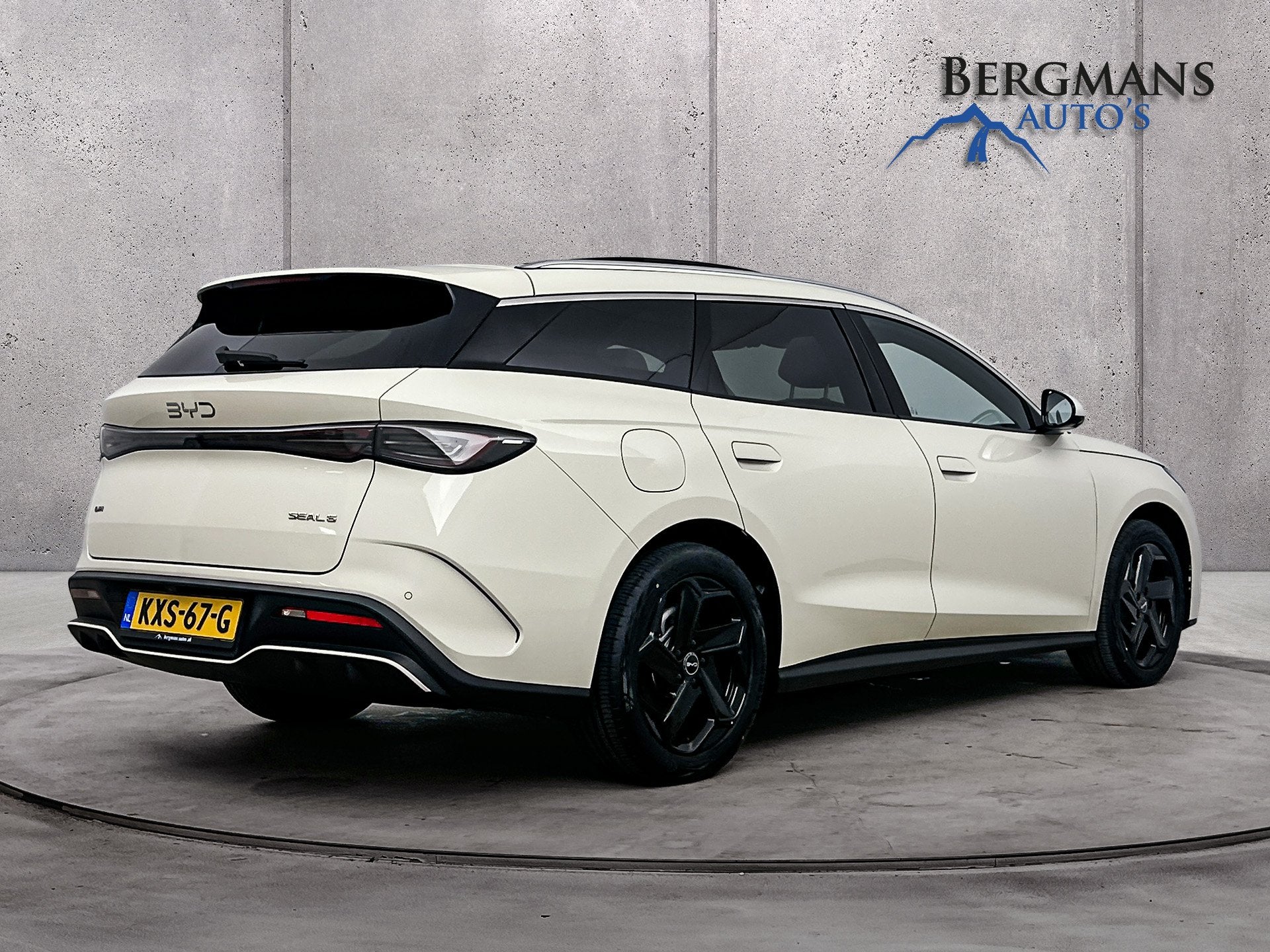 BYD SEAL 6 Touring - 1.5 DM-i Comfort // SCHUIFKANTELDAK //, Auto's, 4 cilinders, Verwarmde buitenspiegels, Wit, Seal