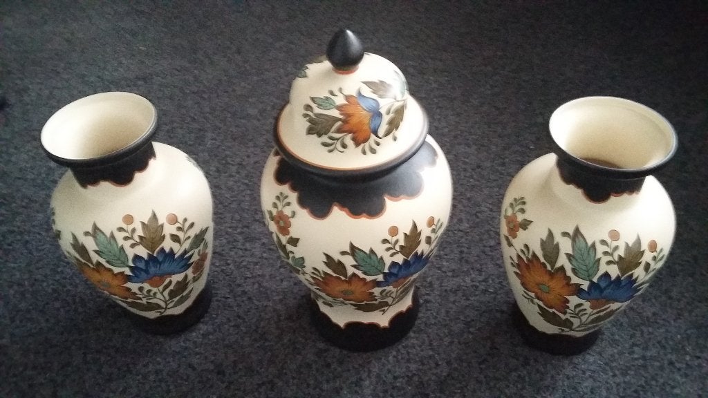 3-Delig antiek kaststel. (Gouda Plateel), Ophalen