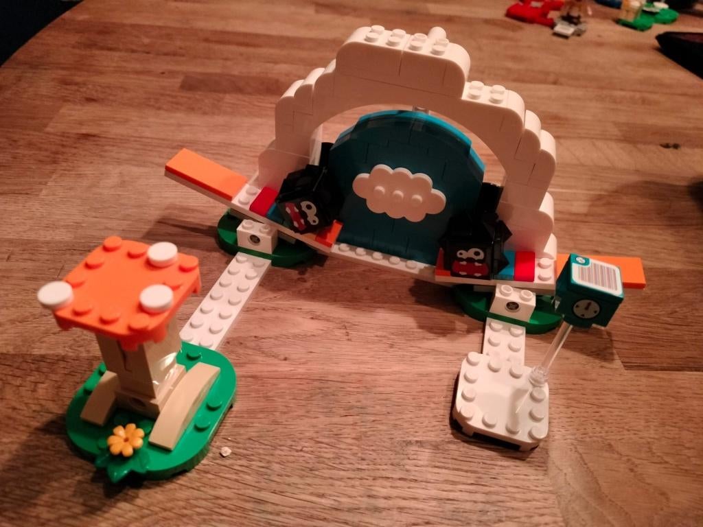 Lego Mario Fuzzy's slippers 71405, Overige thema's, Lego, Ophalen of Verzenden, Zo goed als nieuw