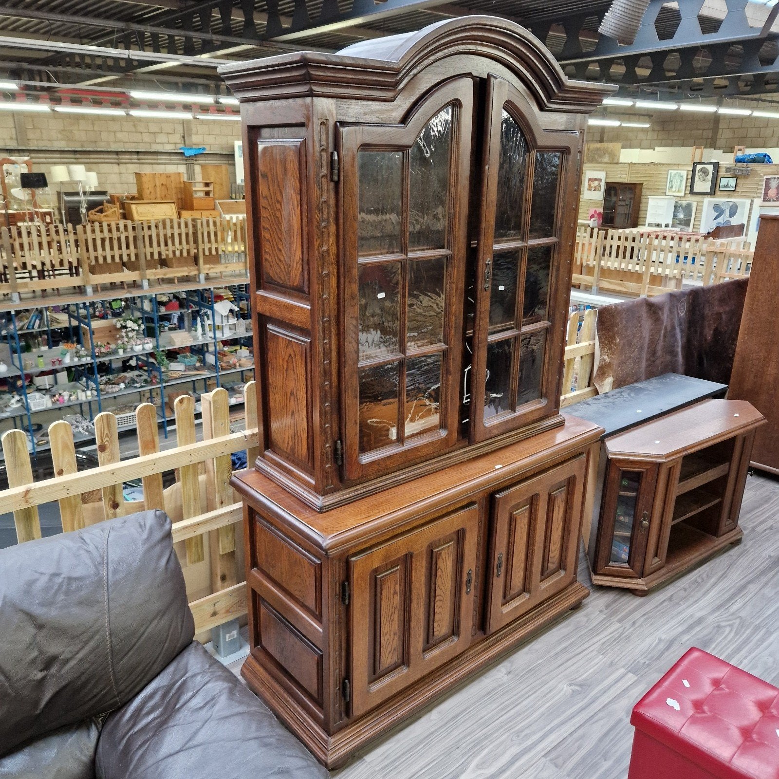 Antieke Eikenhouten Vitrinekast met Glas en Sleutels, Ophalen, Gebruikt, 100 tot 150 cm, .