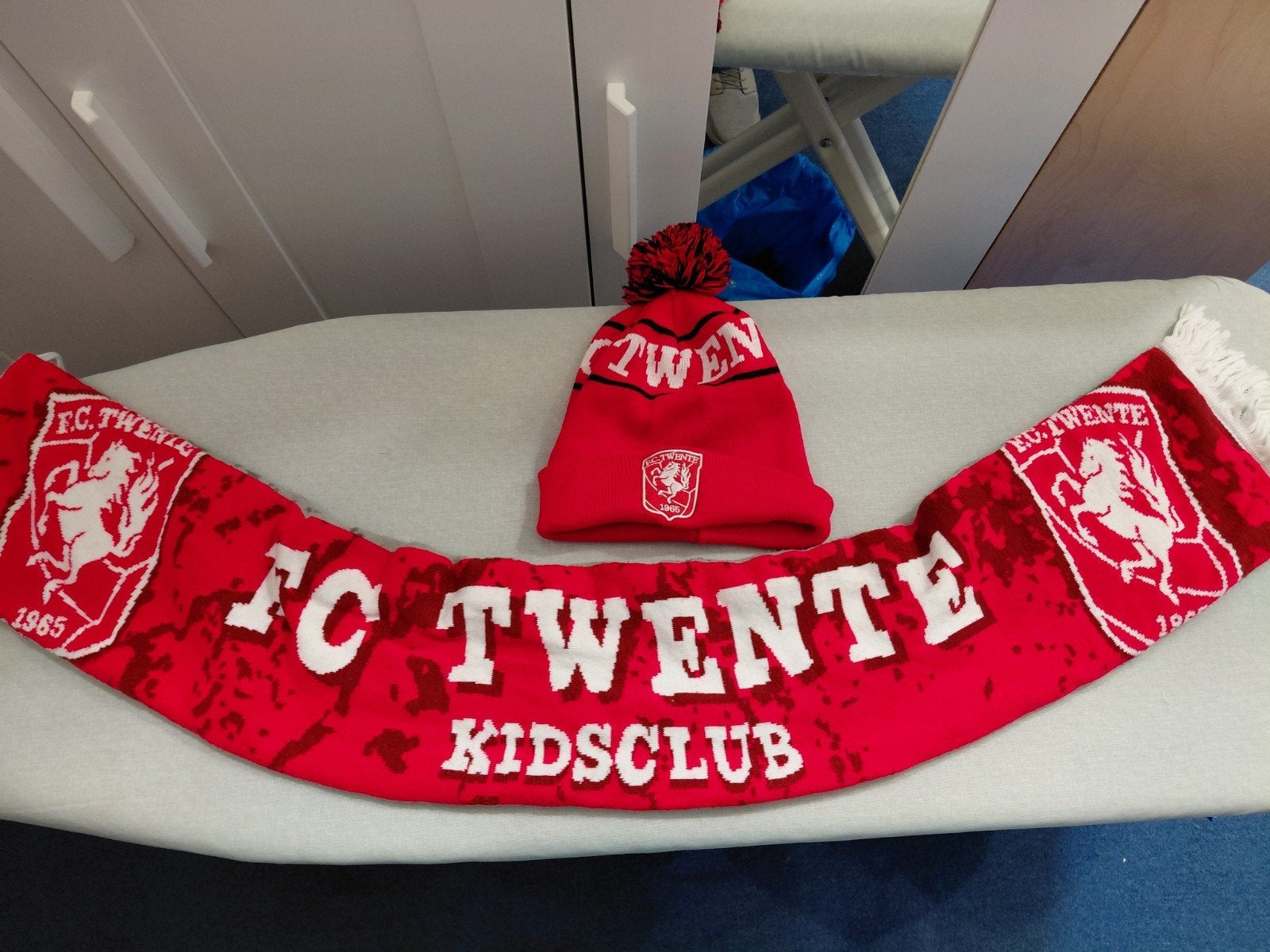 FC Twente Kidsclub muts en sjaal set, Maat XS of kleiner, Ophalen of Verzenden, Zo goed als nieuw, Overige typen