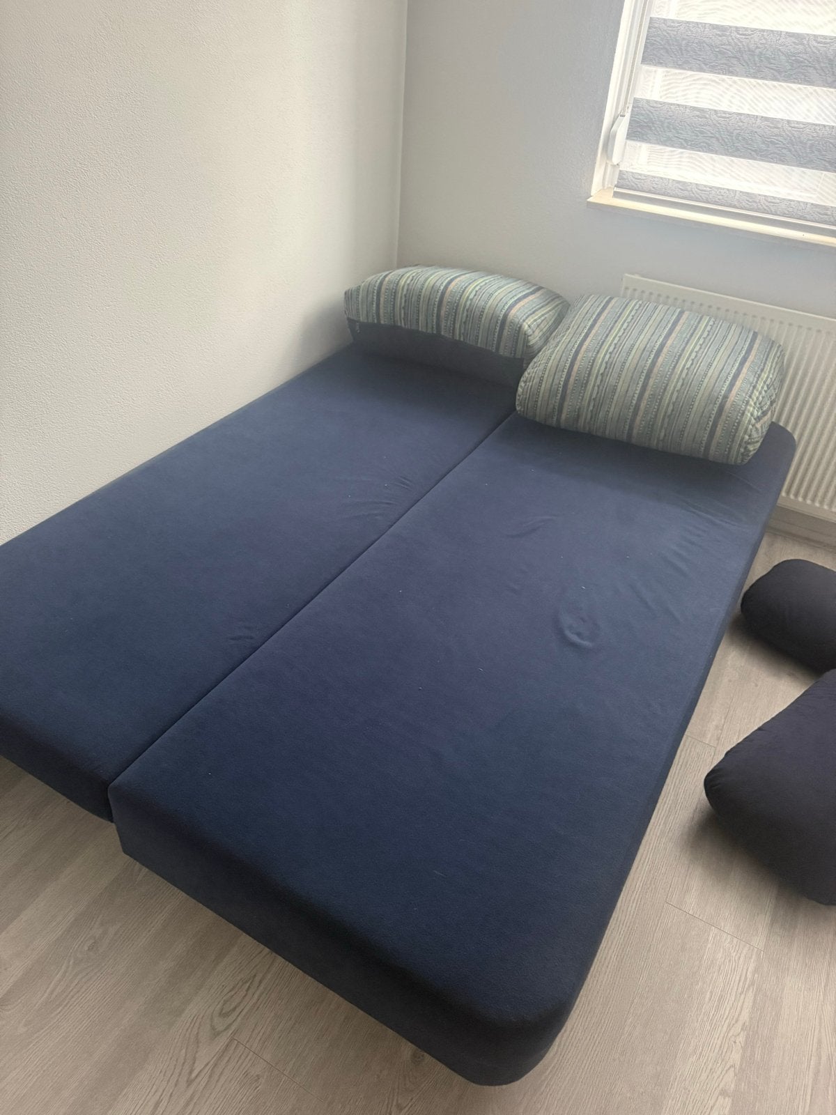 GRATIS Slaapbank 140 cm, Ophalen, Gebruikt, Blauw, Tweepersoons