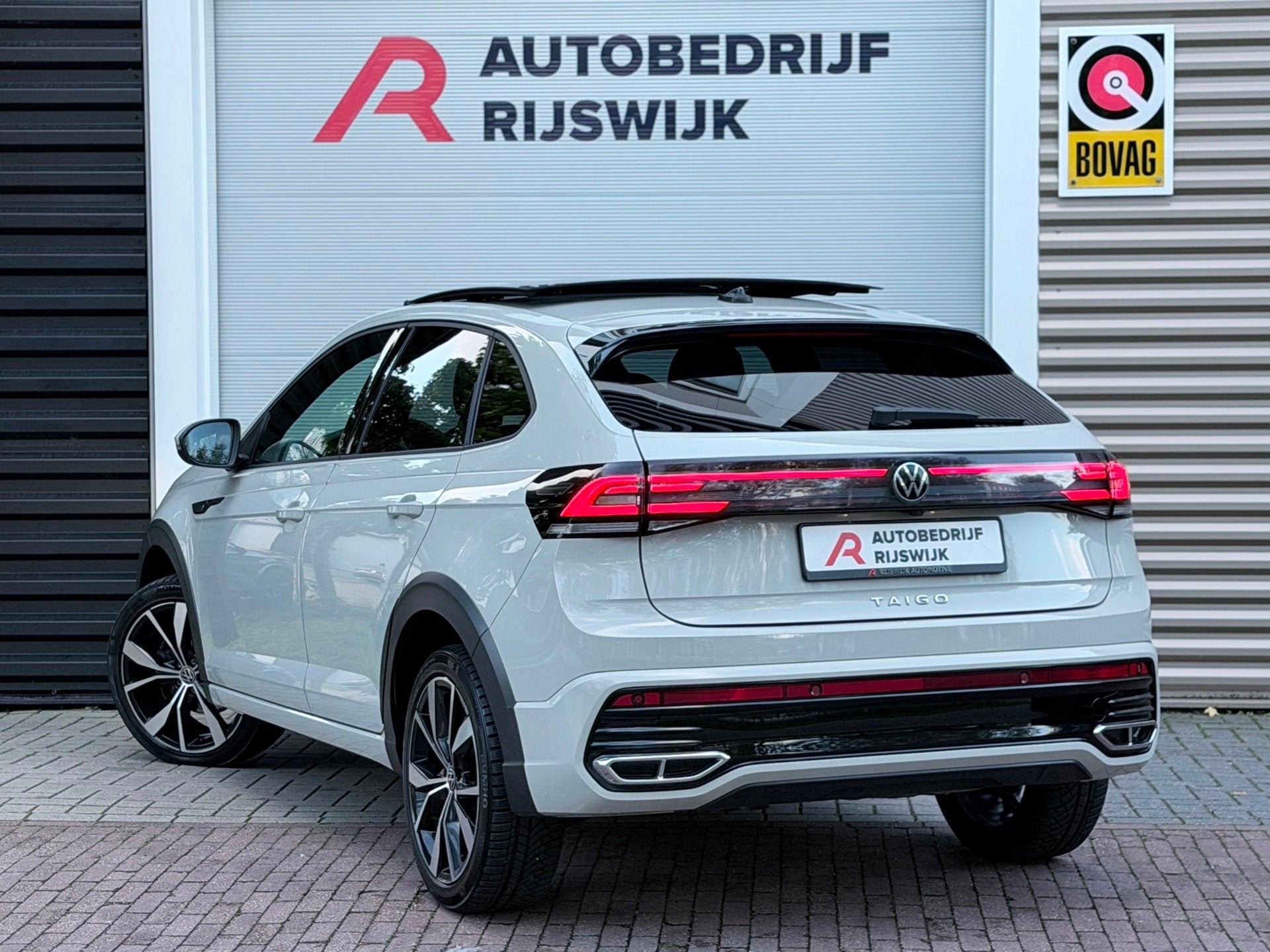 Volkswagen Taigo 1.5 TSI R-Line Pano/Keyless/Camera, Auto's, Automatische klimaatregeling, 4 cilinders, 1192 kg, Alcantara