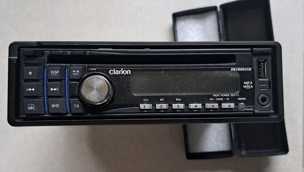 Clarion autoradio/cd/mp3 speler, Ophalen