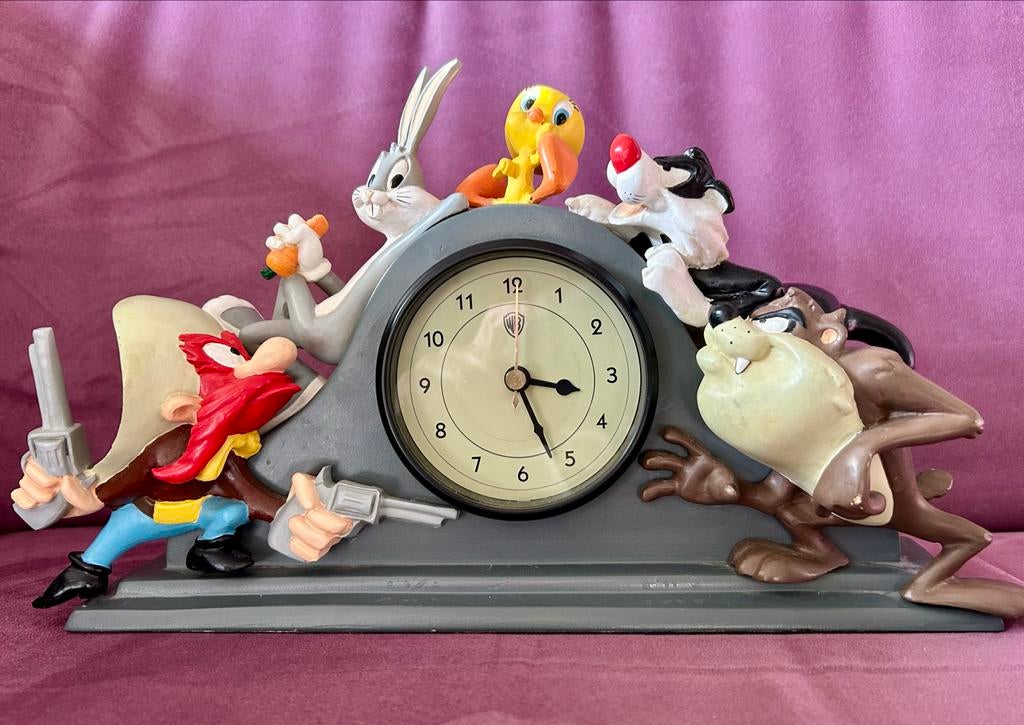 Looney Tunes klok, Verzamelen, Ophalen of Verzenden, Looney Tunes, Zo goed als nieuw, Beeldje of Figuurtje