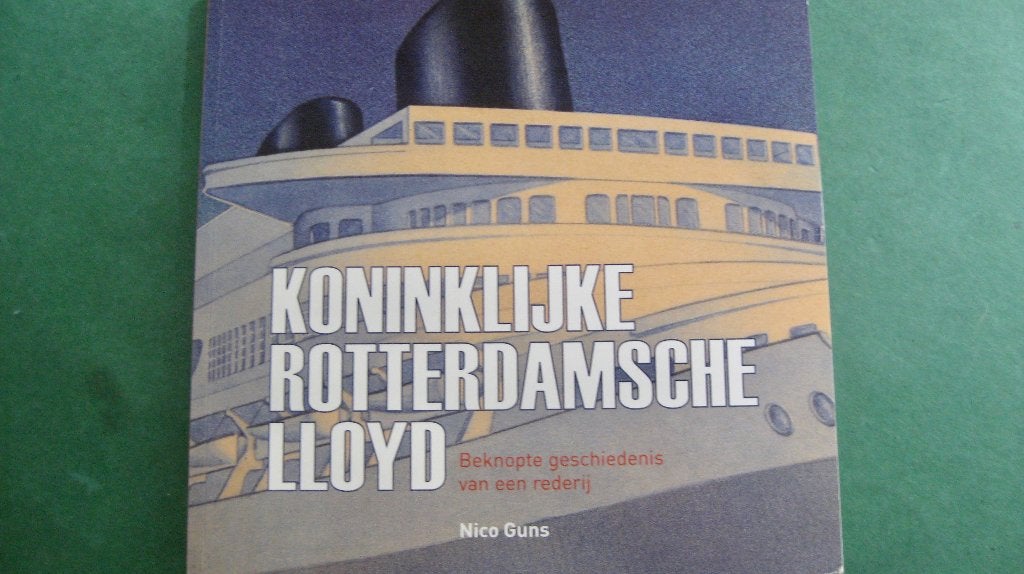N. Guns - Koninklijke Rotterdamsche Lloyd, Verzamelen, Scheepvaart, Ophalen of Verzenden, Zo goed als nieuw, Motorboot, Boek of Tijdschrift