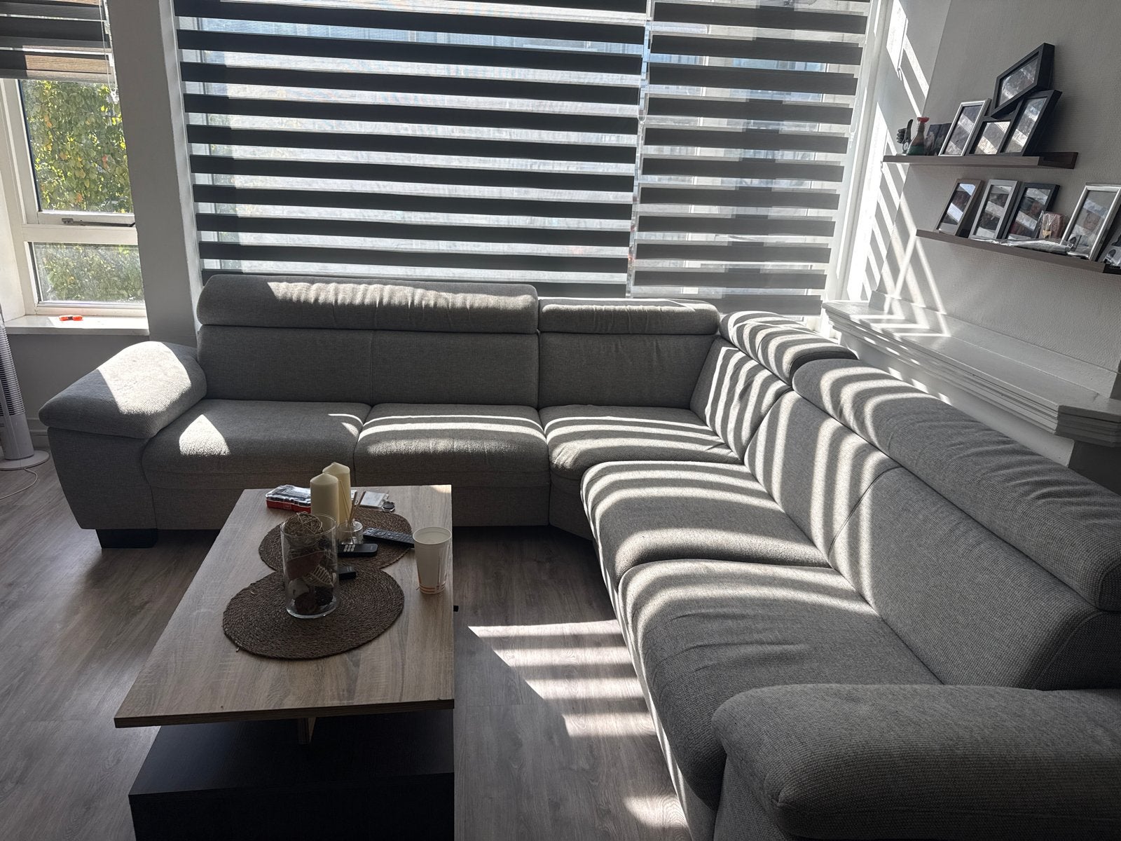 Grijze hoekbank - Comfortabel en modern design, Ophalen of Verzenden, Gebruikt, Stof