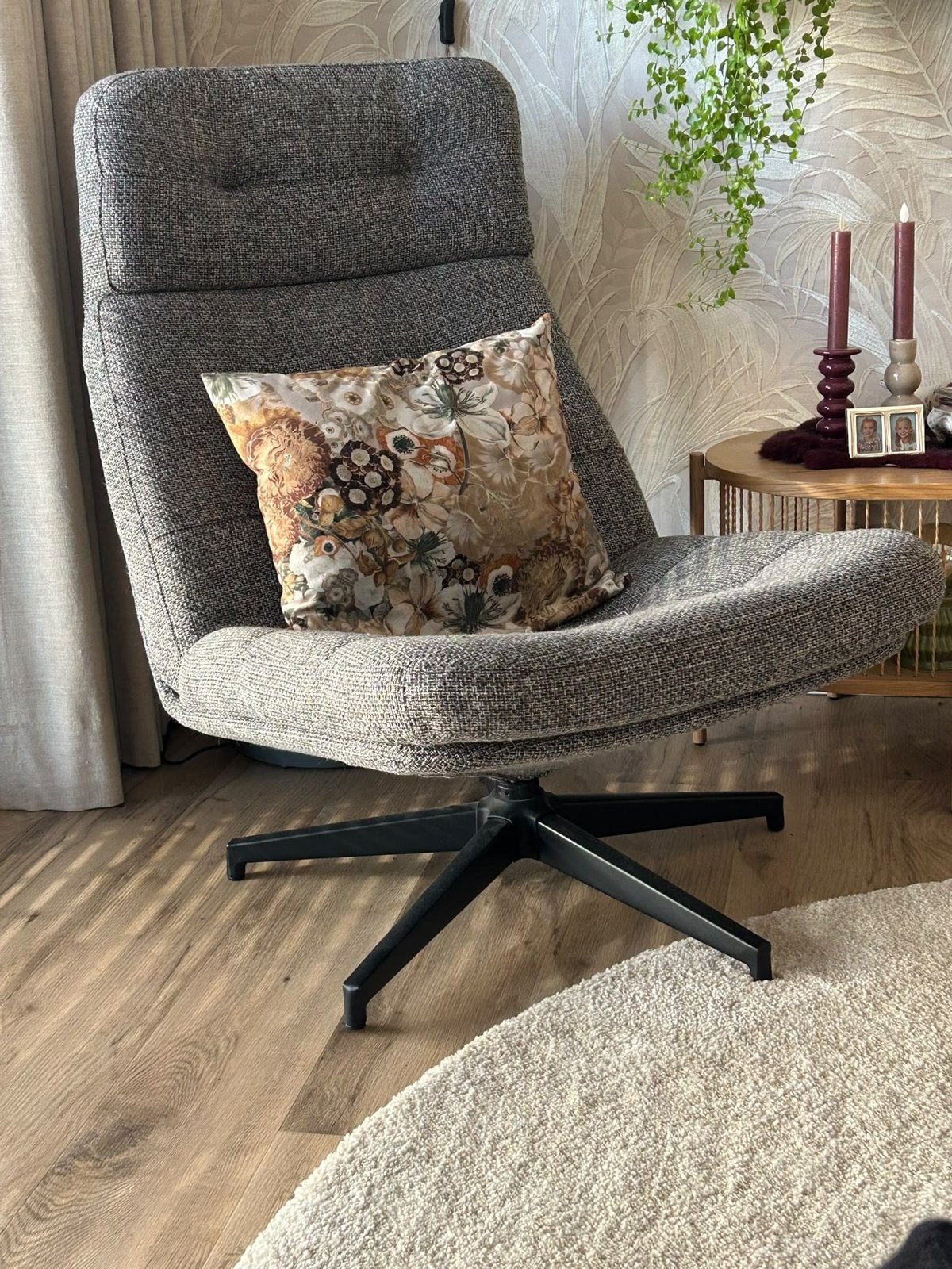 Comfortabele grijze fauteuil met draaivoet, Ophalen, Zo goed als nieuw, Eén, Stof