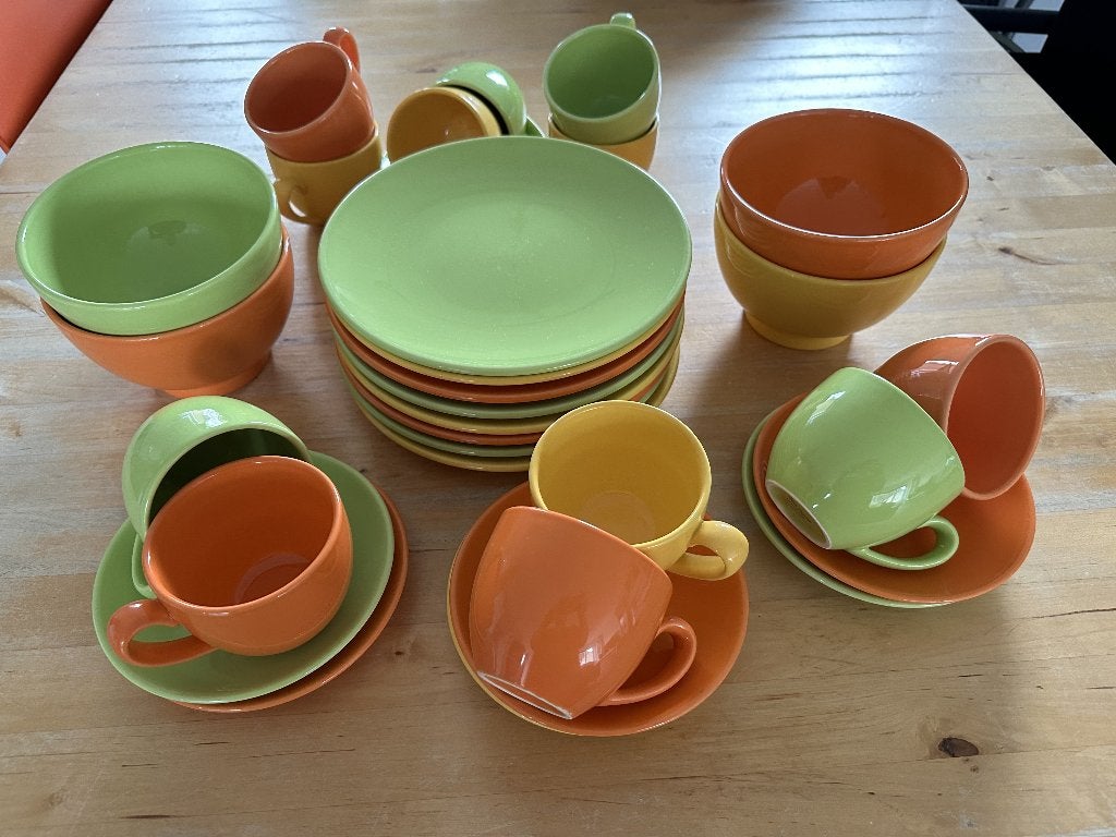 Vrolijk servies! met veel extra's, Ophalen, Zo goed als nieuw, Overige stijlen, Porselein