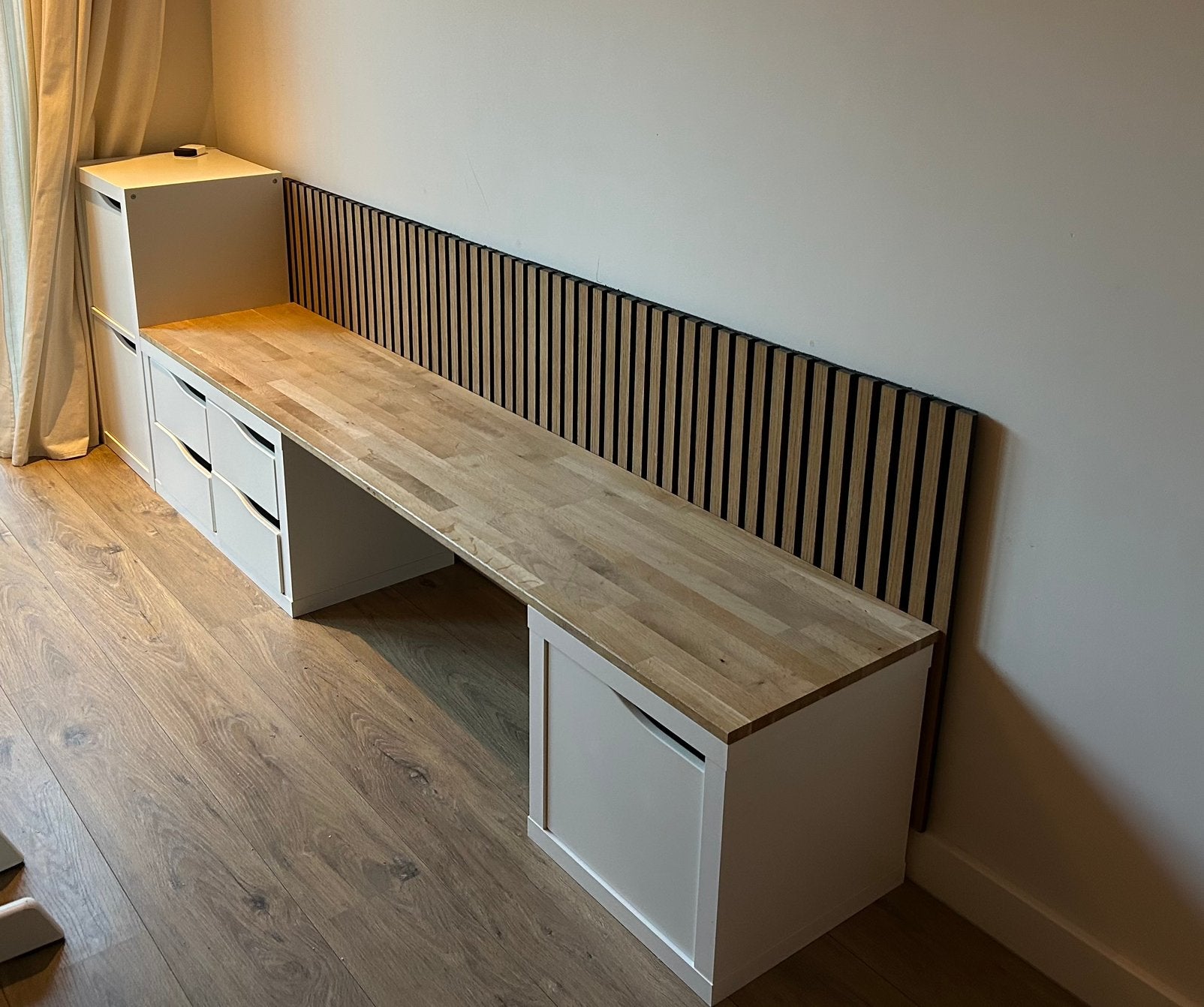 Speeltafel eikenhout met kastjes en achterwand, Ophalen, Gebruikt, Tafel
