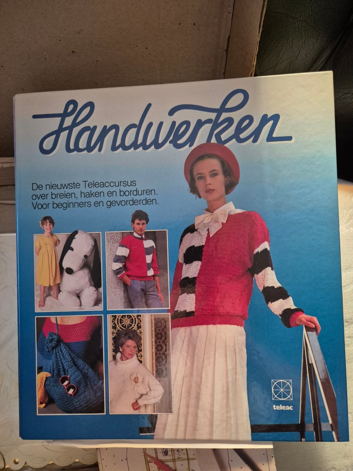Handwerken - Reina Bakker 1984 cursus breien haken bor, Ophalen of Verzenden, Breien, Patroon of Boek