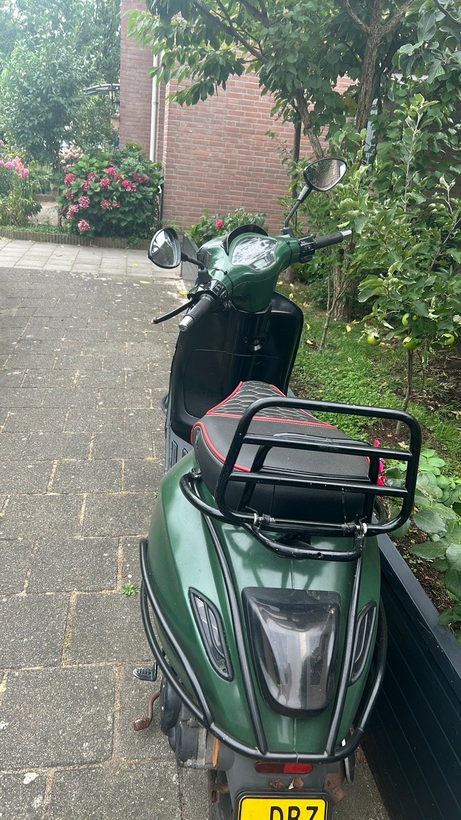 scooter, Fietsen en Brommers, Scooters | Vespa, Ophalen of Verzenden, Zo goed als nieuw, Benzine, Overige modellen
